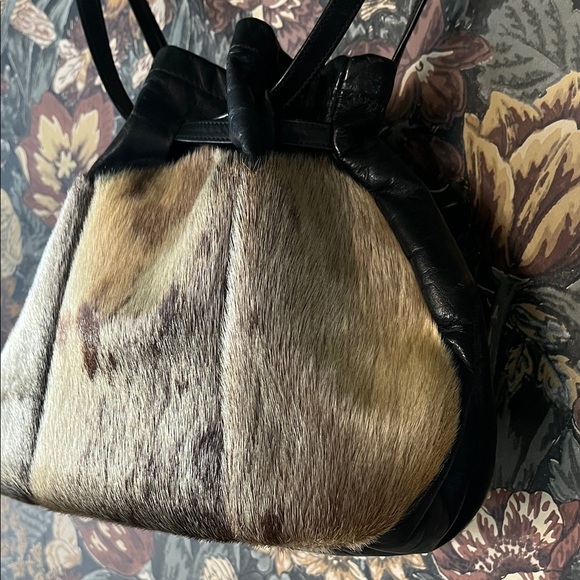 Vintage Seal Fur & Leather Handbag — Québec Artisan Piece - Picture 7 of 13